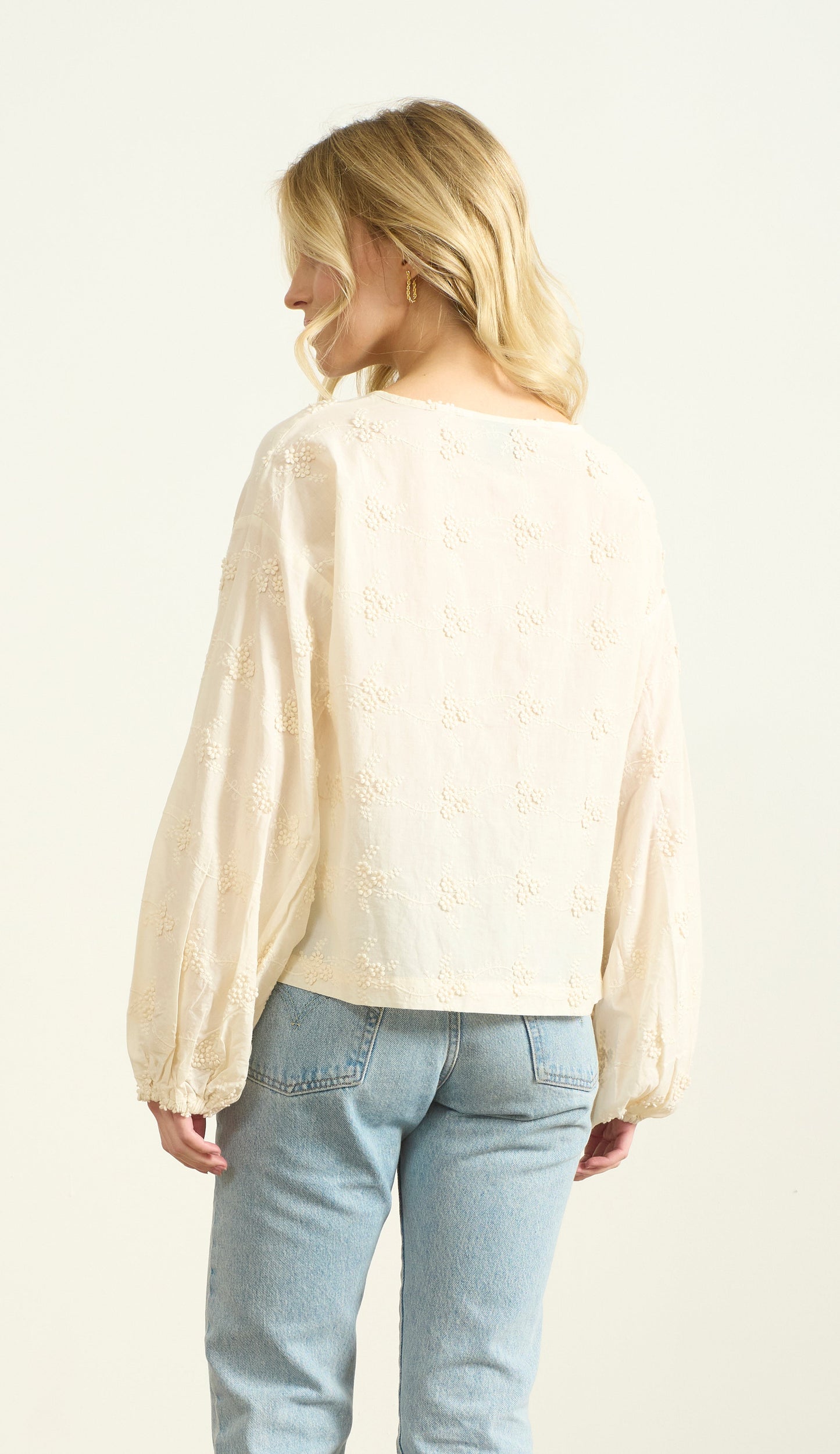 BALLOON SLEEVE TIE NECK TOP