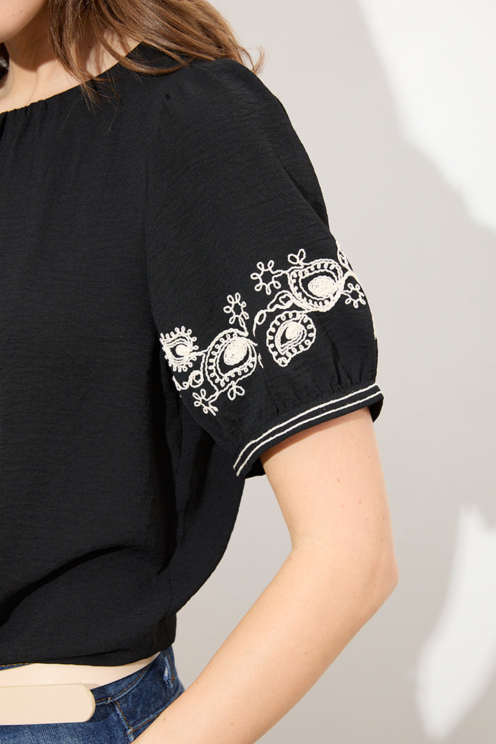 WOVEN TOP W/CORDING TRIM AT SLEEVE