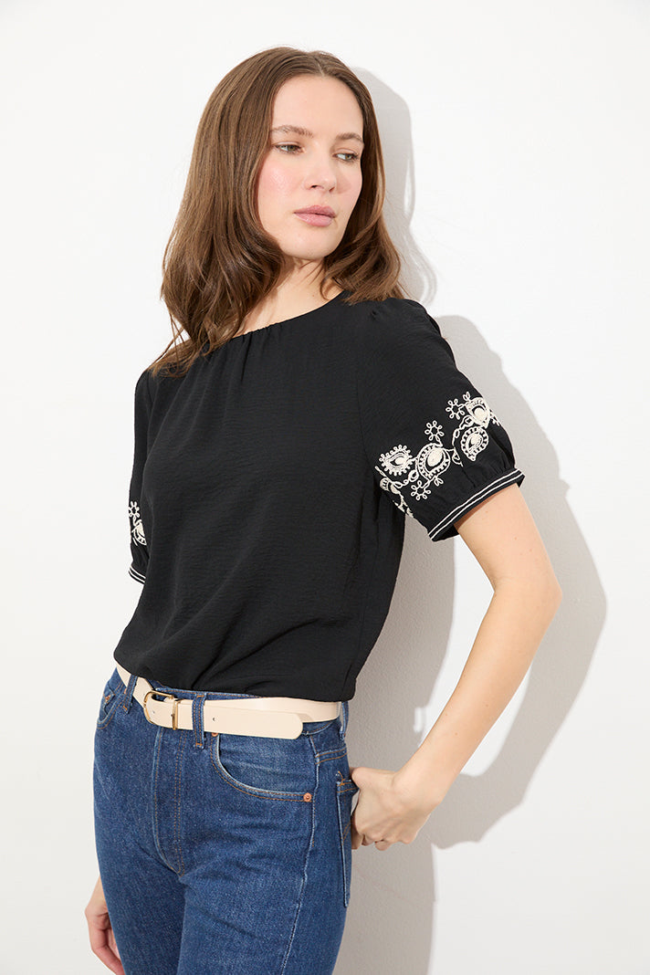 WOVEN TOP W/CORDING TRIM AT SLEEVE
