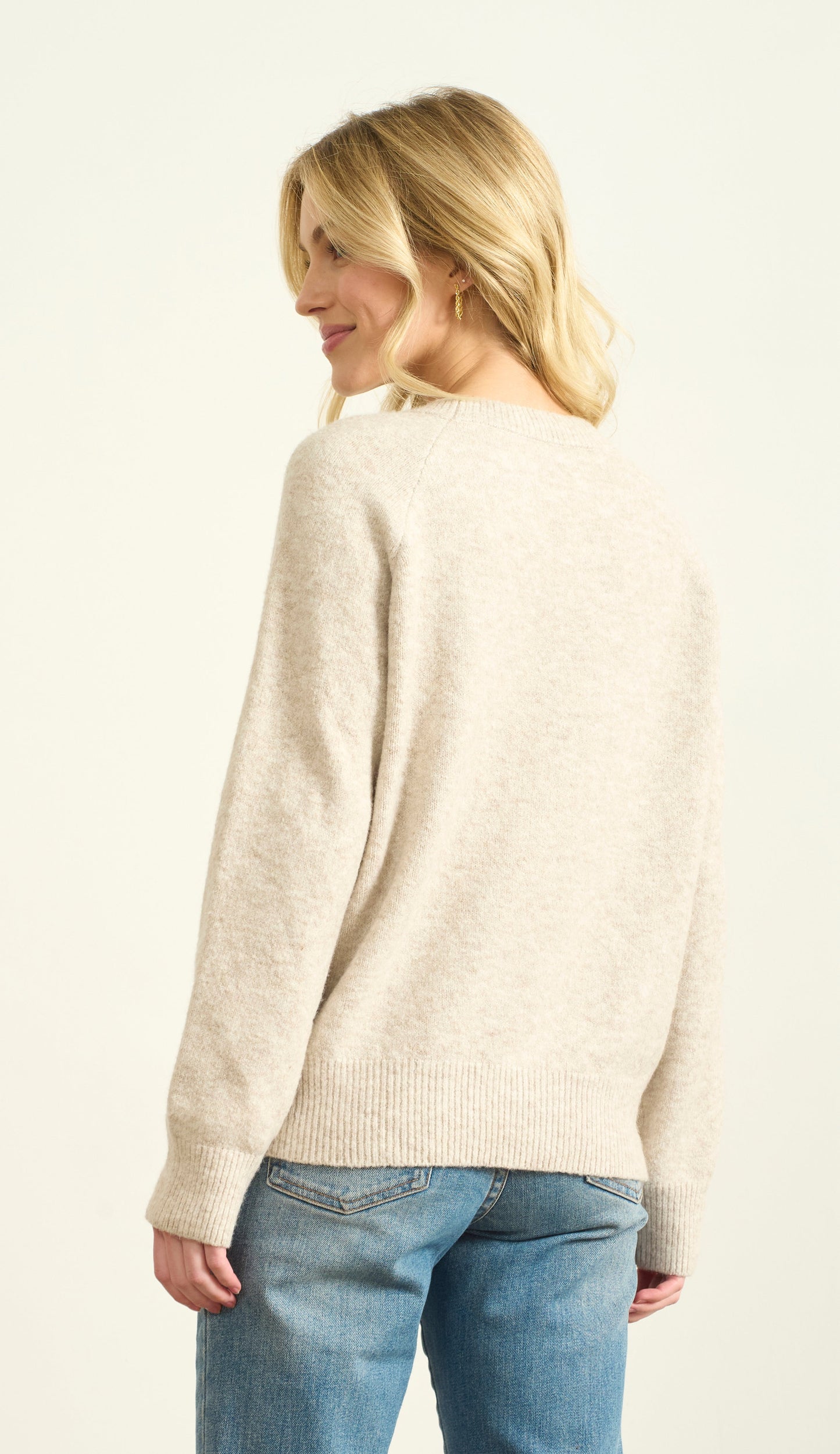 BLACK SHEEP SWEATER