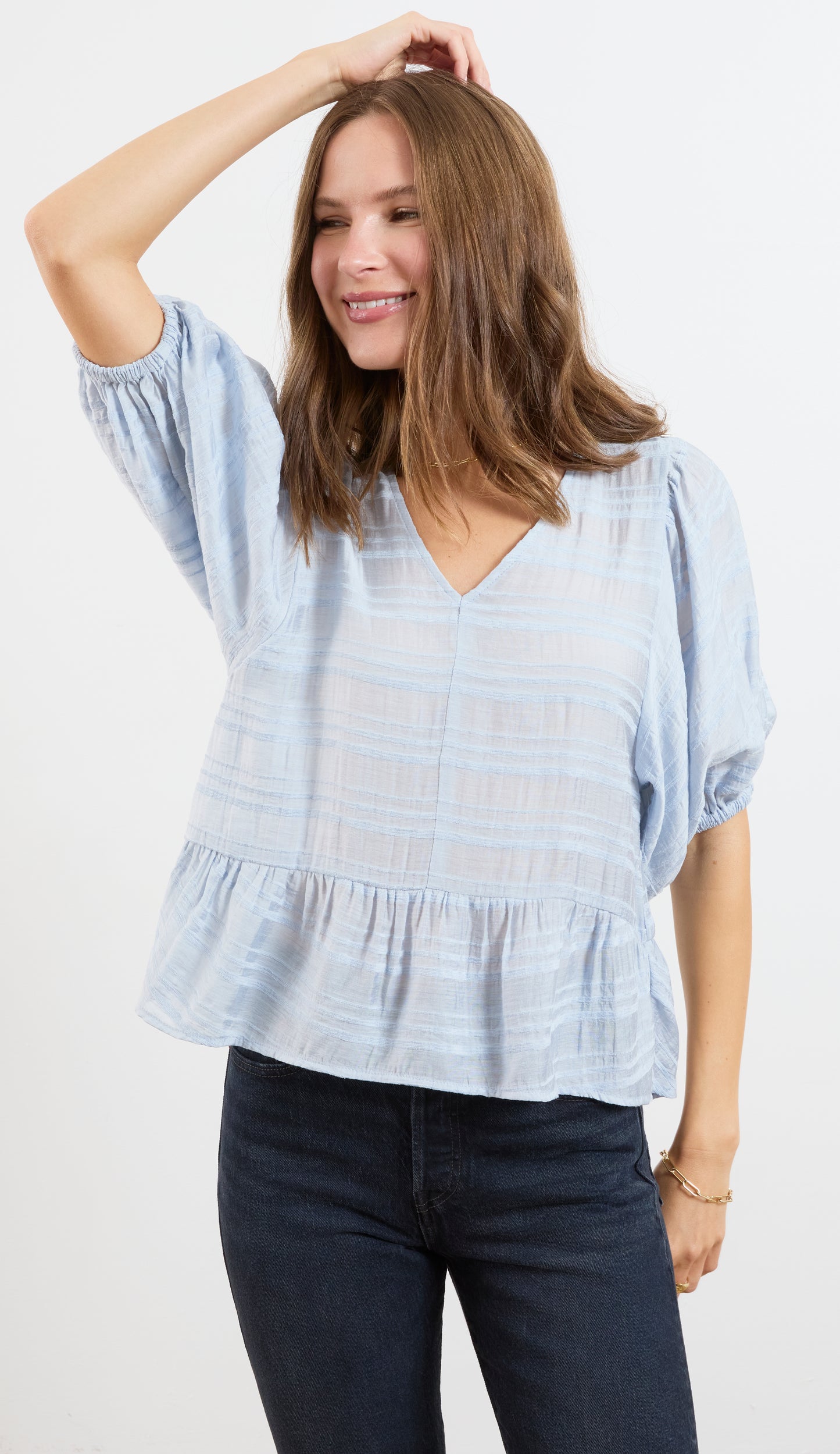BALLOON SLEEVE VNECK TOP