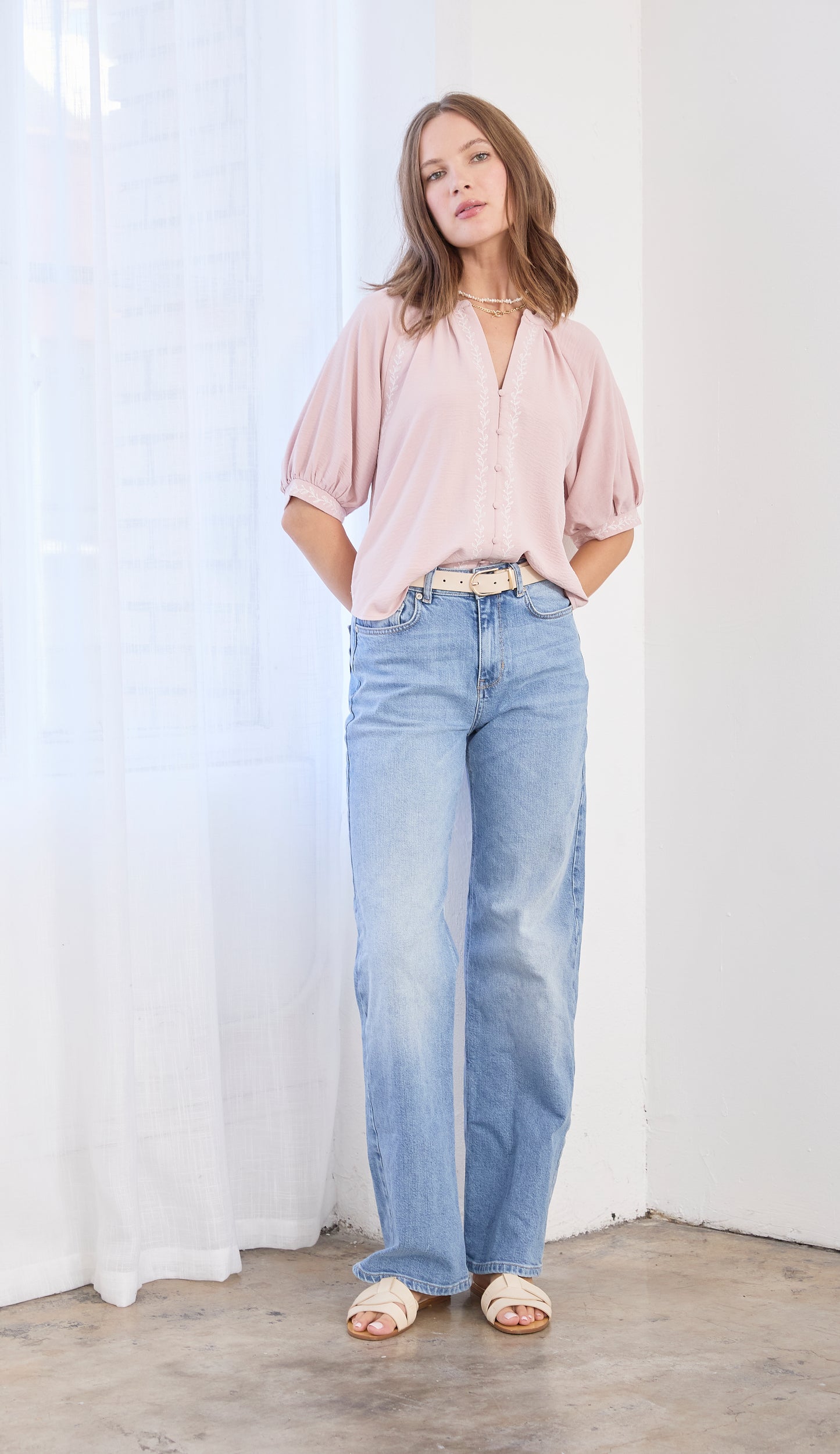 EMBROIDERED ELBOW SLEEVE BUTTON UP TOP