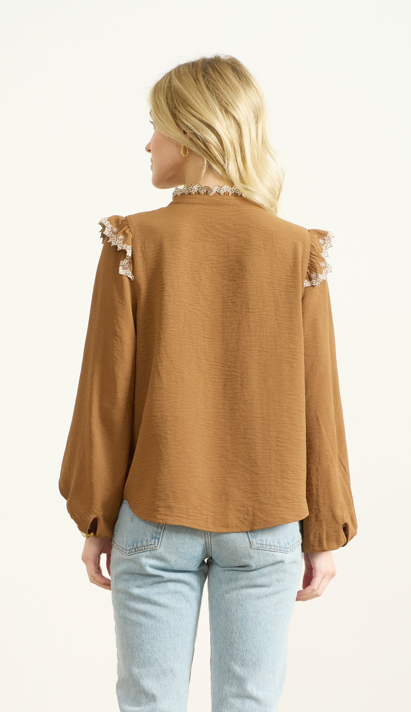 RUFFLE EDGE BUTTON UP