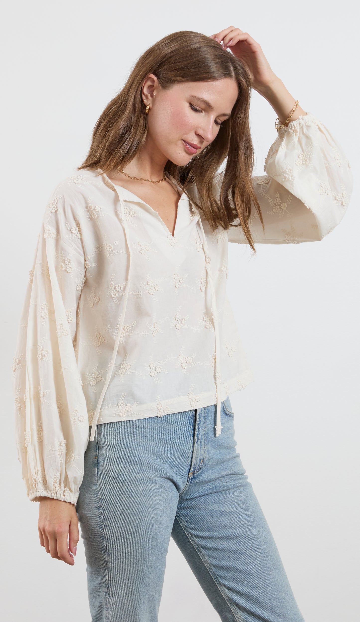 BALLOON SLEEVE TIE NECK TOP