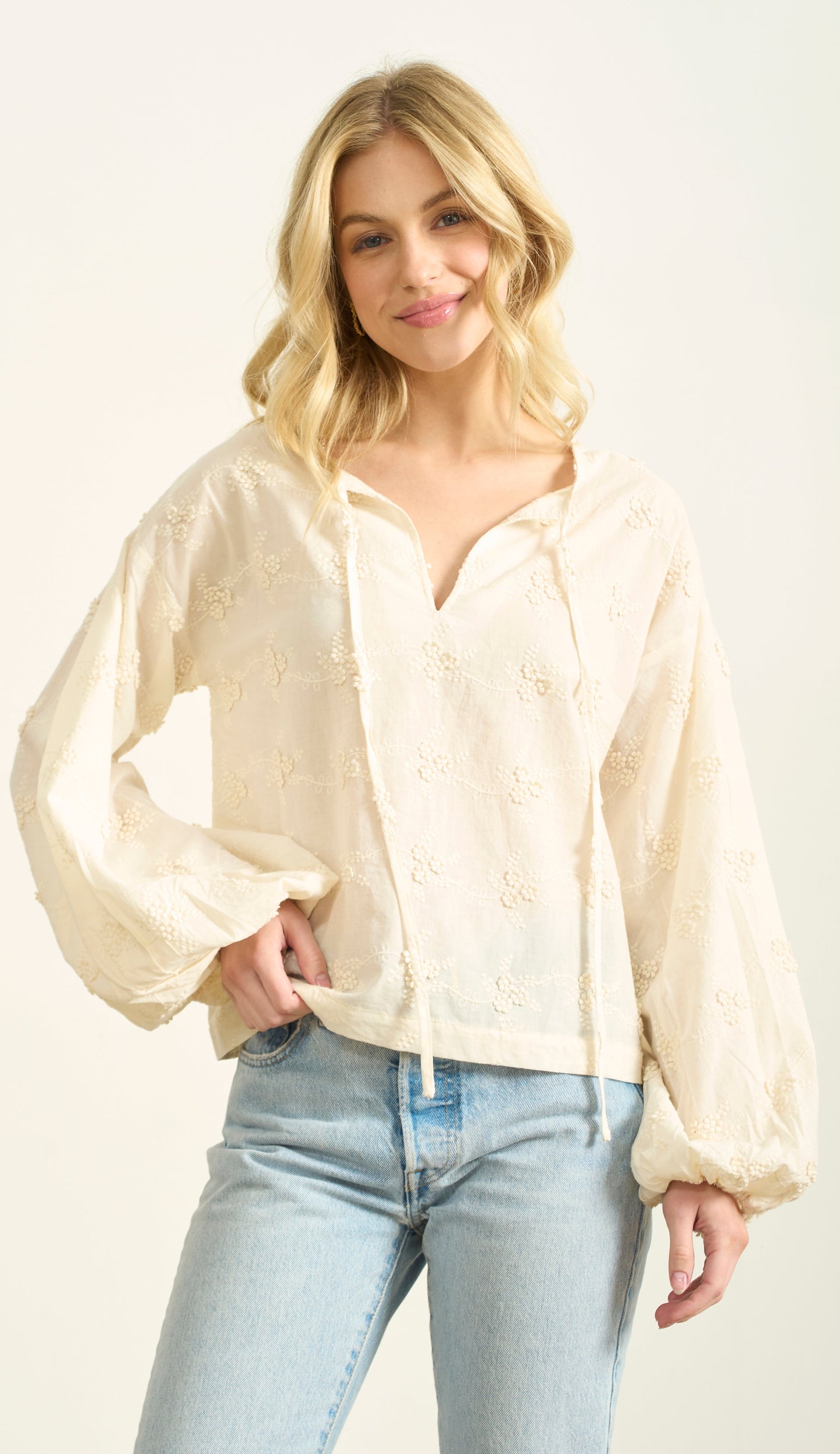 BALLOON SLEEVE TIE NECK TOP