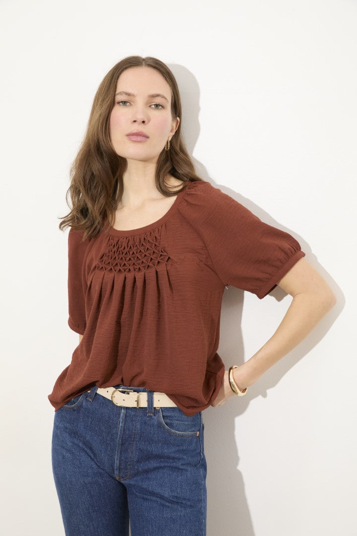 UMMA U-NECK SMOCKED TOP